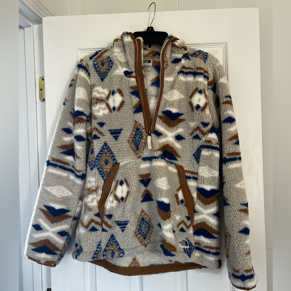 Medium North Face pullover